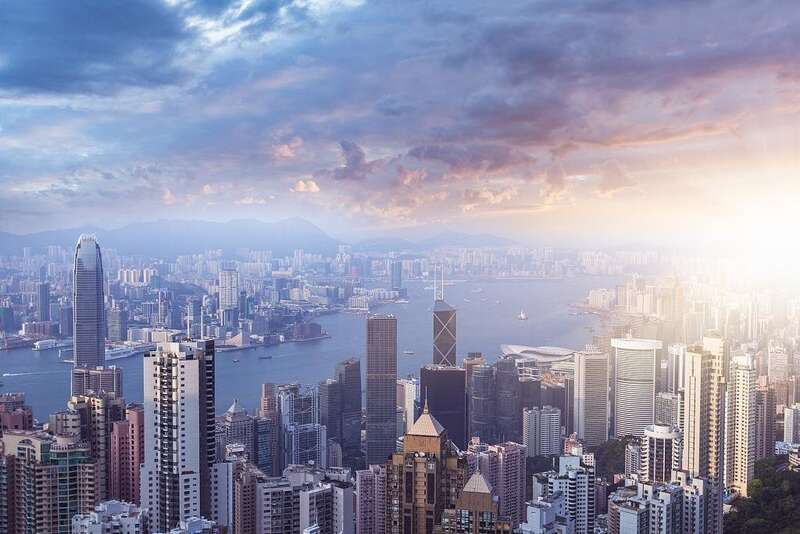 中国富豪美国瑞士销户取钱涌入香港真相来了